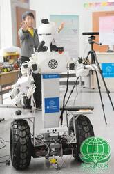 西安大学生3D打印出机器人：能做家务 照顾老人(图)