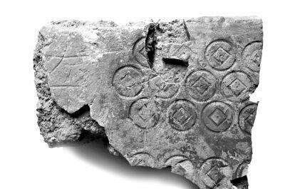 内蒙古发现汉代铸币作坊遗址 发掘出140万枚古钱