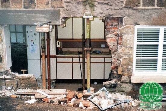 英国男子住所14年被撞40余次 被称最倒霉房屋(图)