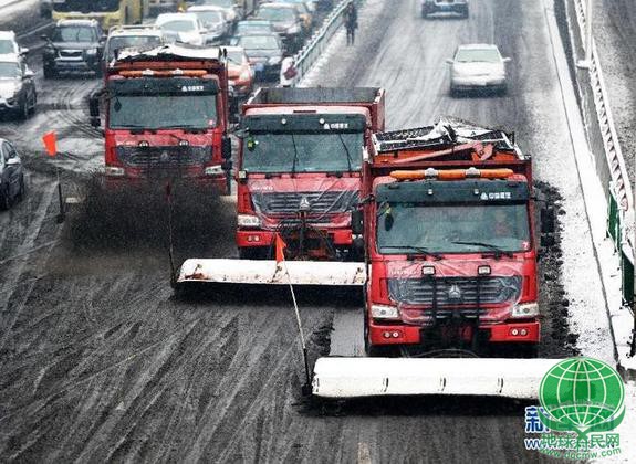 组图:我国南北天气冰火两重天 南方入夏东北降雪