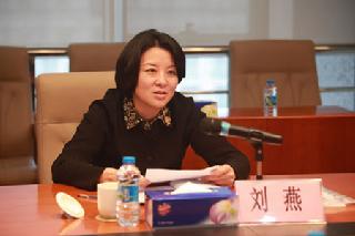 深圳谈70后辞职女厅官：未经调查 是否裸官待定