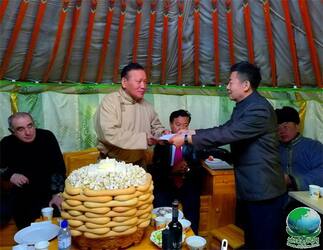 应蒙古国副总理奥云巴特尔邀请 《地球村民网》总编一行出访蒙古国