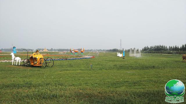 “吉祥三宝”代言蒙根花农乐谷