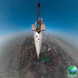俯瞰整个迪拜！世界最高楼哈利法塔